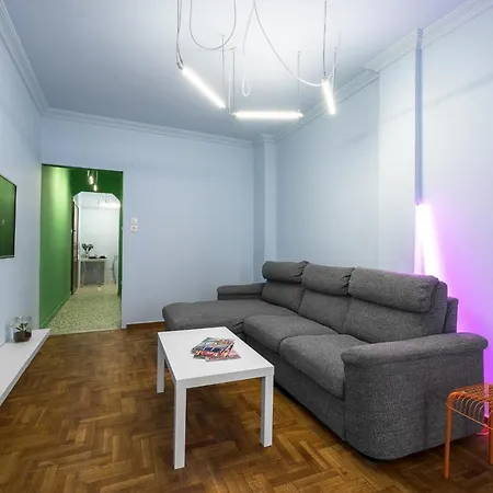 Colorful, Nilie Hospitality Mgmt Apartment *